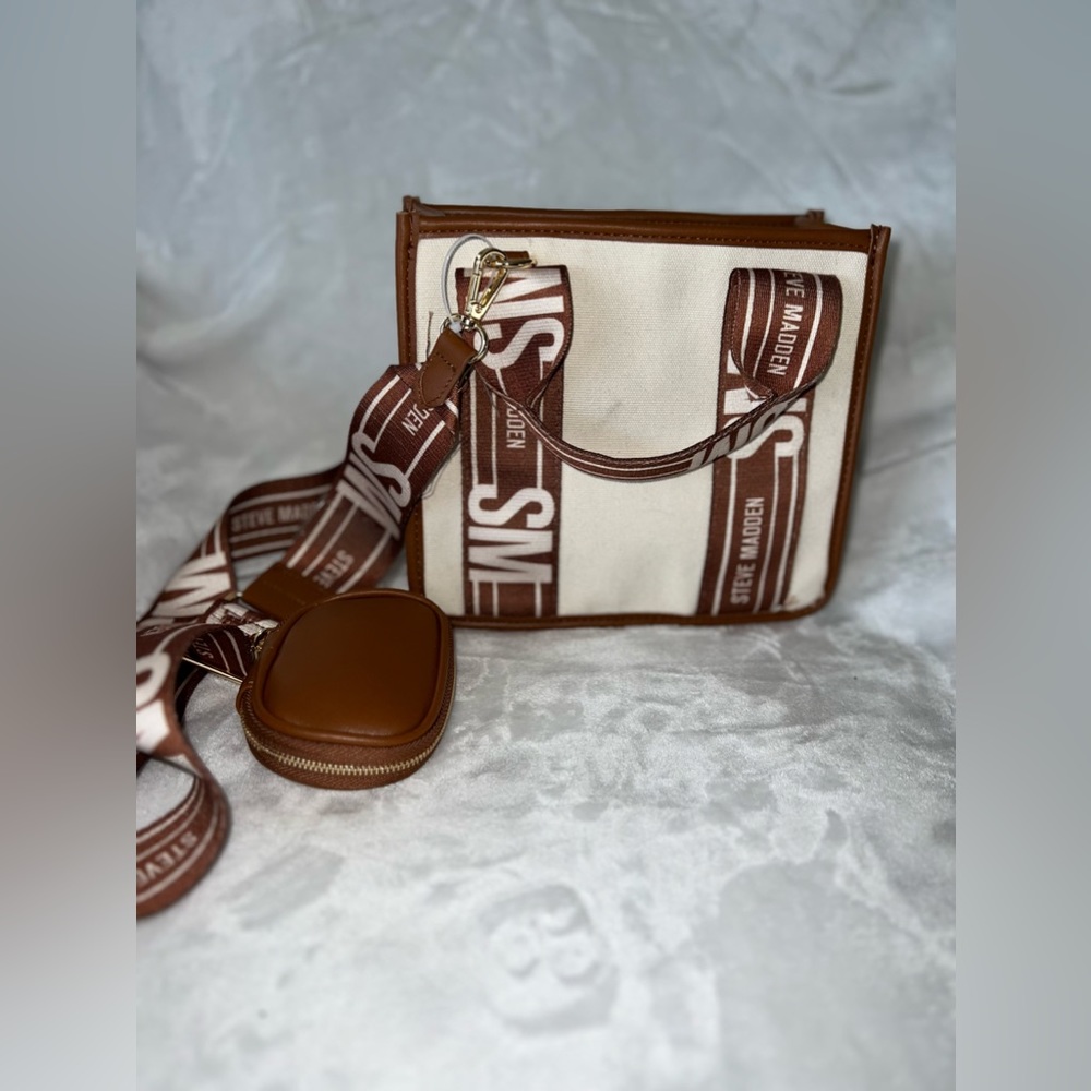 Steve Madden VIRAL BWebber Tote/Crossbody in Crème/Brown